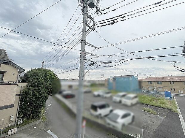 窓からの眺望です。実際に現地で眺望もご確認ください。 