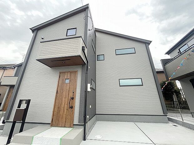 建物が完成しましたので室内のご見学予約スタート。当日のご見学予約も大歓迎です。お気軽にご連絡ください。エステート白馬国分寺店は火曜水曜も営業しております。