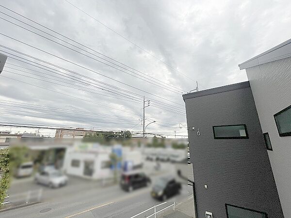 窓からの眺望です。実際に現地で眺望もご確認ください。