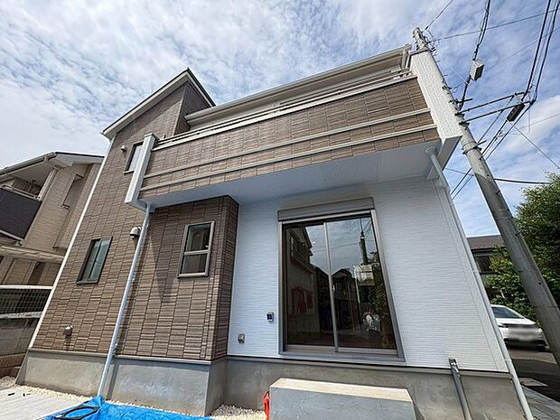 建物が完成しましたので室内のご見学予約スタート。当日のご見学予約も大歓迎です。お気軽にご連絡ください。エステート白馬国分寺店は火曜水曜も営業しております。