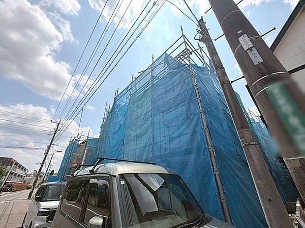 現在建物を建築中です、建築中の物件については現地確認の他、同施工会社の完成施工例のご案内、担当者のプレゼンテーションにてご検討ください。適切なご検討の方法をご説明させて頂きます。