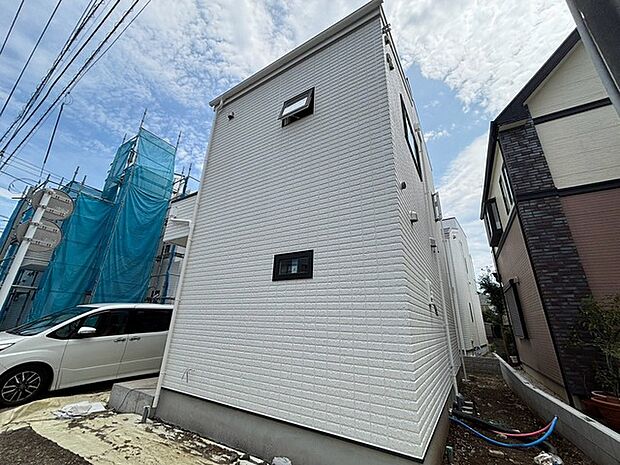建物のモデルハウスのご見学予約もスタートしました。当日のご見学予約も大歓迎ですので、お気軽にお問合せください。 