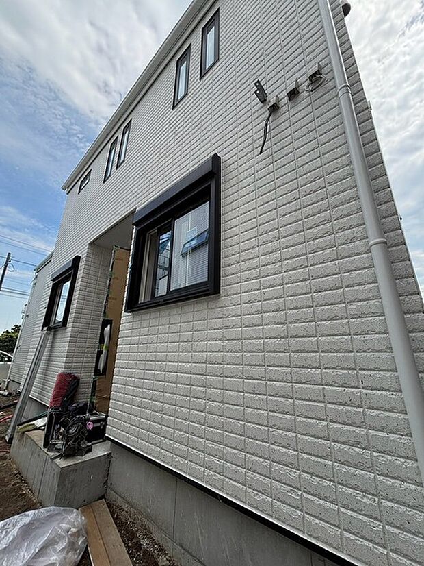 建物のモデルハウスのご見学予約もスタートしました。当日のご見学予約も大歓迎ですので、お気軽にお問合せください。