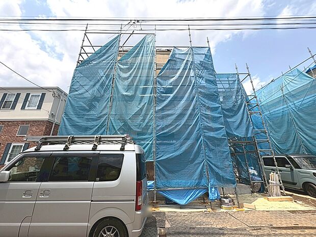 現在建物を建築中です、建築中の物件については現地確認の他、同施工会社の完成施工例のご案内、担当者のプレゼンテーションにてご検討ください。適切なご検討の方法をご説明させて頂きます。