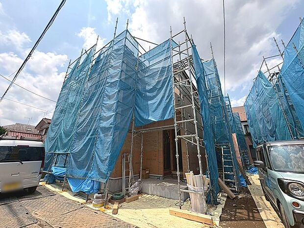 現在建物を建築中です、建築中の物件については現地確認の他、同施工会社の完成施工例のご案内、担当者のプレゼンテーションにてご検討ください。適切なご検討の方法をご説明させて頂きます。