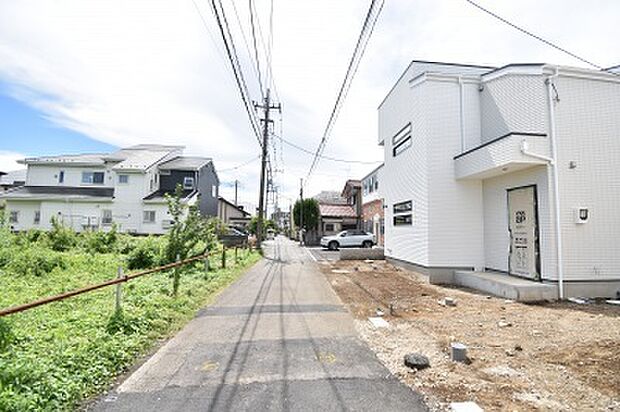 自然に恵まれた豊かな緑と美しいロケーションが特徴です。穏やかな暮らしやリラックスした健康的な生活が送れそう。日々の喧騒から離れ、自然に囲まれた癒しの場所はいかがでしょうか。
