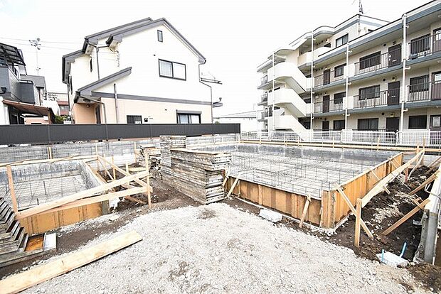 現在建物を建築中です、建築中の物件については現地確認の他、同施工会社の完成施工例のご案内、担当者のプレゼンテーションにてご検討ください。適切なご検討の方法をご説明させて頂きます。