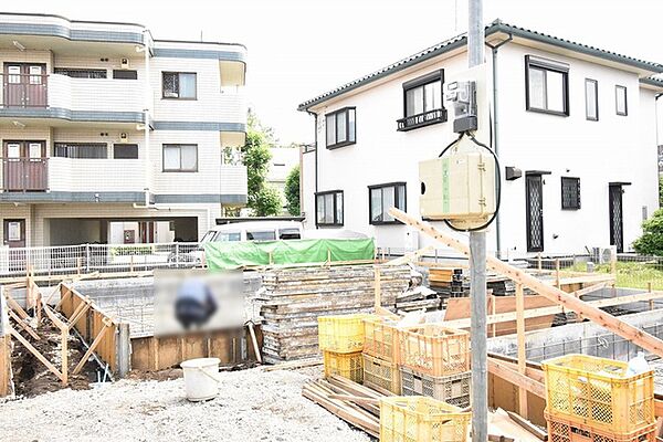 現在建物を建築中です、建築中の物件については現地確認の他、同施工会社の完成施工例のご案内、担当者のプレゼンテーションにてご検討ください。適切なご検討の方法をご説明させて頂きます。