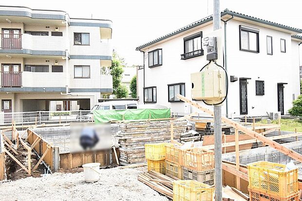 現在建物を建築中です、建築中の物件については現地確認の他、同施工会社の完成施工例のご案内、担当者のプレゼンテーションにてご検討ください。適切なご検討の方法をご説明させて頂きます。 
