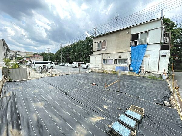 土地物件にはご確認頂くポイントがたくさんございます、土地だけのご見学の際もご遠慮せず、ぜひお気軽に担当スタッフにお申しつけくださいませ。