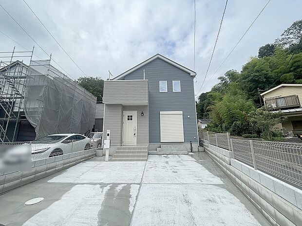 建物が完成しましたので室内のご見学予約スタート。当日のご見学予約も大歓迎です。お気軽にご連絡ください。エステート白馬国分寺店は火曜水曜も営業しております。 