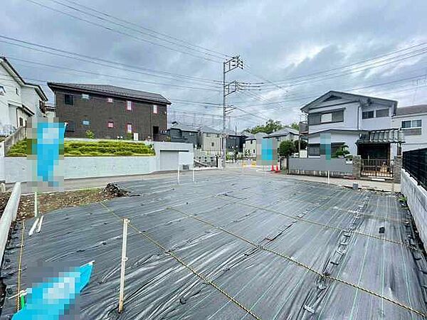 自然に恵まれた豊かな緑と美しいロケーションが特徴です。穏やかな暮らしやリラックスした健康的な生活が送れそう。日々の喧騒から離れ、自然に囲まれた癒しの場所はいかがでしょうか。