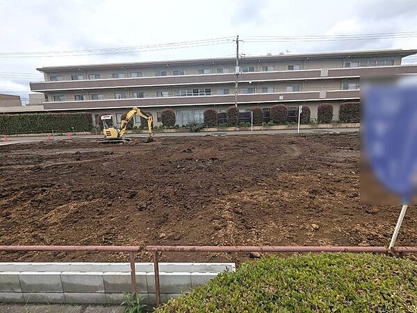 土地物件にはご確認頂くポイントがたくさんございます、土地だけのご見学の際もご遠慮せず、ぜひお気軽に担当スタッフにお申しつけくださいませ。