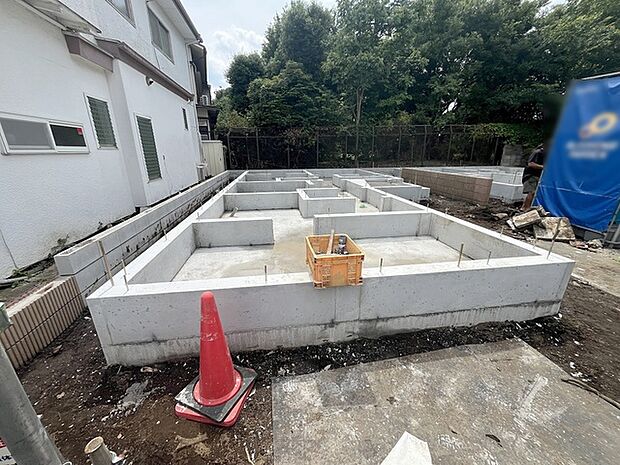 現在建物を建築中です、建築中の物件については現地確認の他、同施工会社の完成施工例のご案内、担当者のプレゼンテーションにてご検討ください。適切なご検討の方法をご説明させて頂きます。