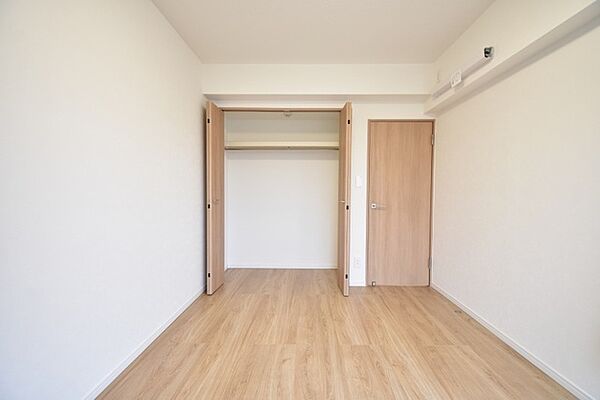 実際に室内をご見学頂くと生活のイメージが広がります。家具を置いたイメージや窓からの景色など、現地で体感ください。