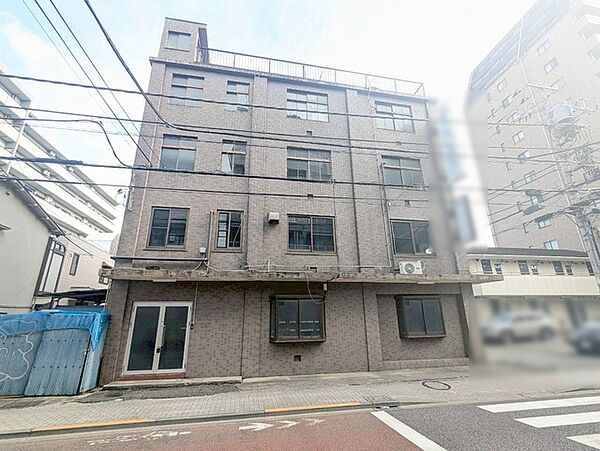 白馬グループの白馬建設にて、プラン作成、イメージパース作成を数日で行えます。　希望の間取りはどの位の大きさか？、一体どの位の広さの土地が適切か？まずはたたき台のプランと見積りを作りましょう。