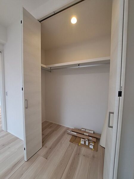 各お部屋に収納が設置されています。