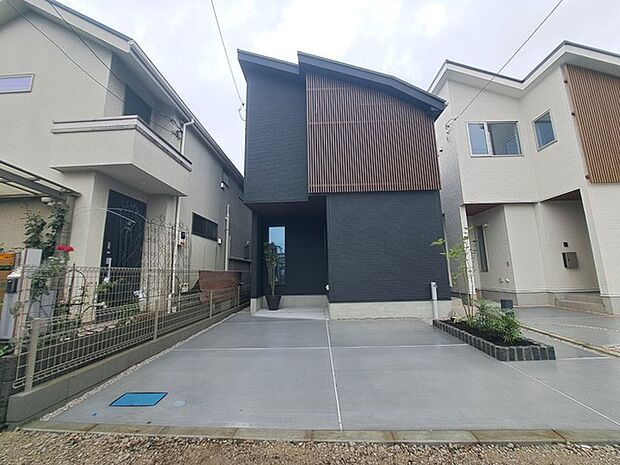 建物が完成しましたので室内のご見学予約スタート。当日のご見学予約も大歓迎です。お気軽にご連絡ください。エステート白馬国分寺店は火曜水曜も営業しております。 