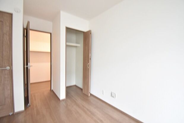 各お部屋に収納が設置されています。 