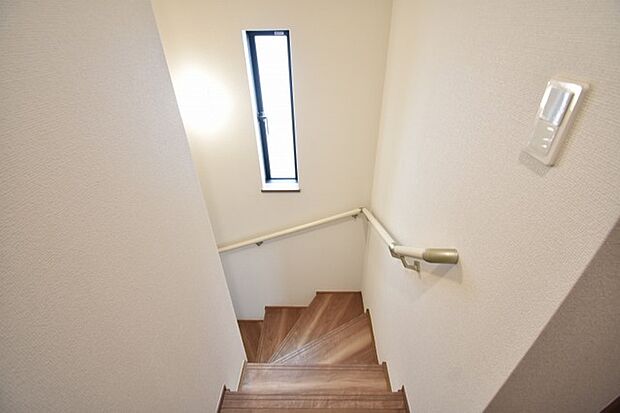 実際に室内をご見学頂くと生活のイメージが広がります。家具を置いたイメージや窓からの景色など、現地で体感ください。