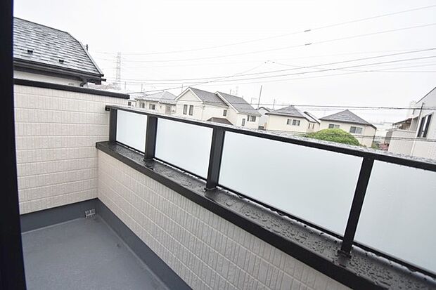窓からの眺望です。実際に現地で眺望もご確認ください。