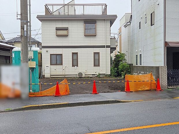 現在建物を建築中です、建築中の物件については現地確認の他、同施工会社の完成施工例のご案内、担当者のプレゼンテーションにてご検討ください。適切なご検討の方法をご説明させて頂きます。