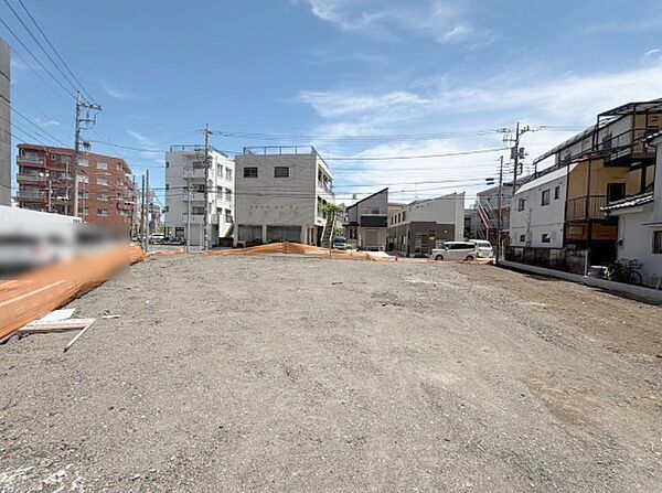 土地物件にはご確認頂くポイントがたくさんございます、土地だけのご見学の際もご遠慮せず、ぜひお気軽に担当スタッフにお申しつけくださいませ。