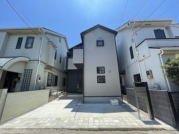 建物が完成しましたので室内のご見学予約スタート。当日のご見学予約も大歓迎です。お気軽にご連絡ください。エステート白馬国分寺店は火曜水曜も営業しております。 