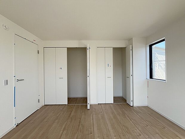 各お部屋に収納が設置されています。