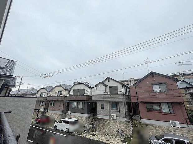 窓からの眺望です。実際に現地で眺望もご確認ください。 