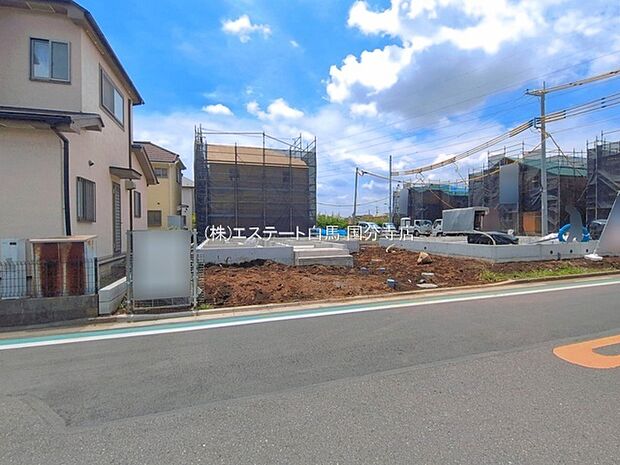 現在建物を建築中です、建築中の物件については現地確認の他、同施工会社の完成施工例のご案内、担当者のプレゼンテーションにてご検討ください。適切なご検討の方法をご説明させて頂きます。