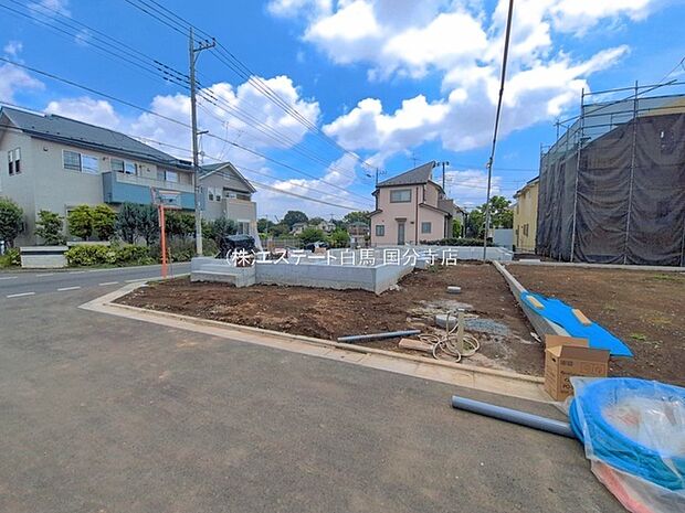 現在建物を建築中です、建築中の物件については現地確認の他、同施工会社の完成施工例のご案内、担当者のプレゼンテーションにてご検討ください。適切なご検討の方法をご説明させて頂きます。