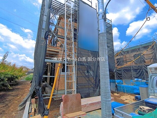 現在建物を建築中です、建築中の物件については現地確認の他、同施工会社の完成施工例のご案内、担当者のプレゼンテーションにてご検討ください。適切なご検討の方法をご説明させて頂きます。