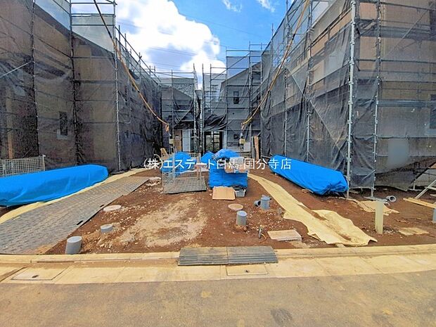 現在建物を建築中です、建築中の物件については現地確認の他、同施工会社の完成施工例のご案内、担当者のプレゼンテーションにてご検討ください。適切なご検討の方法をご説明させて頂きます。