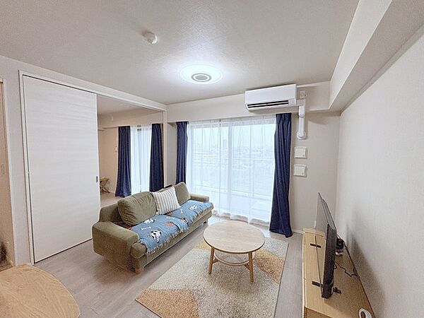 家族が一番集まる場所だから広々としつつも素敵な空間であって欲しい。みんながくつろぐリビングからキッチンまでが一つの空間のように繋がる間取り。