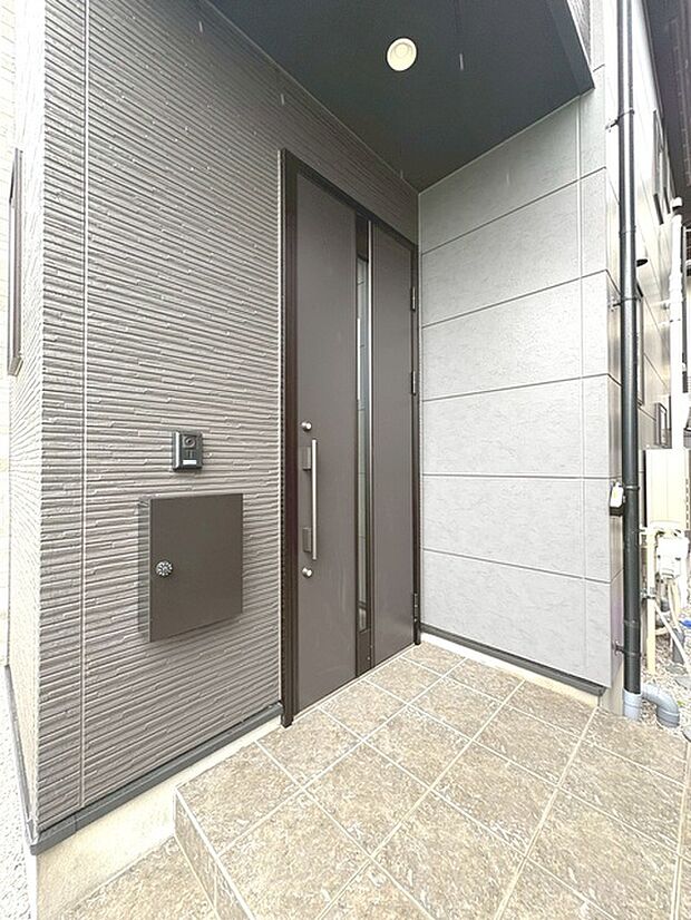 建物が完成しましたので室内のご見学予約スタート。当日のご見学予約も大歓迎です。お気軽にご連絡ください。エステート白馬国分寺店は火曜水曜も営業しております。