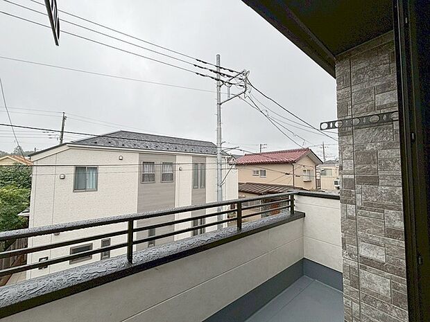 窓からの眺望です。実際に現地で眺望もご確認ください。