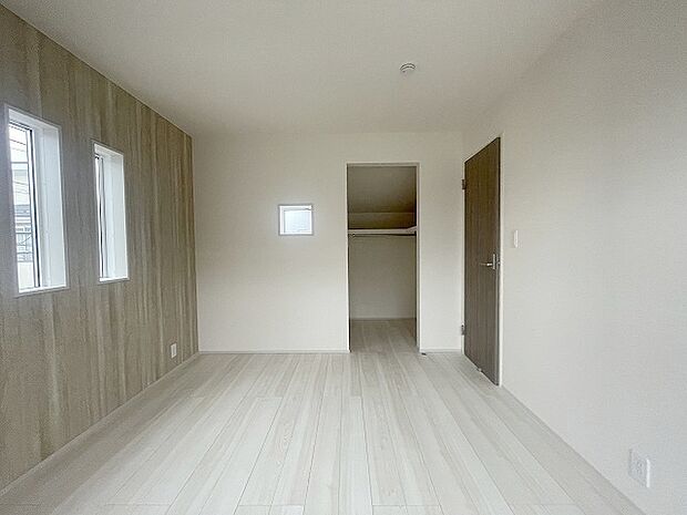 各お部屋に収納が設置されています。