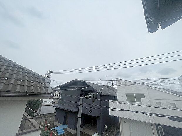 窓からの眺望です。実際に現地で眺望もご確認ください。