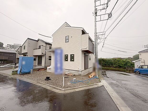 建物が完成しましたので室内のご見学予約スタート。当日のご見学予約も大歓迎です。お気軽にご連絡ください。エステート白馬国分寺店は火曜水曜も営業しております。