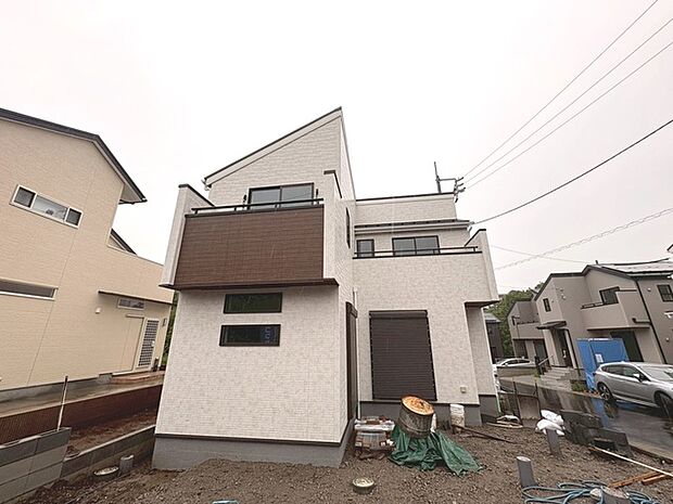 建物のモデルハウスのご見学予約もスタートしました。当日のご見学予約も大歓迎ですので、お気軽にお問合せください。 