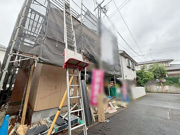 現在建物を建築中です、建築中の物件については現地確認の他、同施工会社の完成施工例のご案内、担当者のプレゼンテーションにてご検討ください。適切なご検討の方法をご説明させて頂きます。 