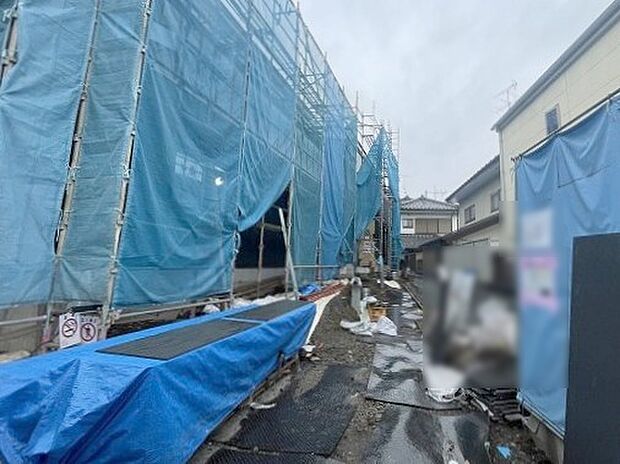 現在建物を建築中です、建築中の物件については現地確認の他、同施工会社の完成施工例のご案内、担当者のプレゼンテーションにてご検討ください。適切なご検討の方法をご説明させて頂きます。 
