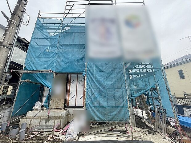 静かな住宅街に佇むこれからの暮らしを想像させる建物です。 