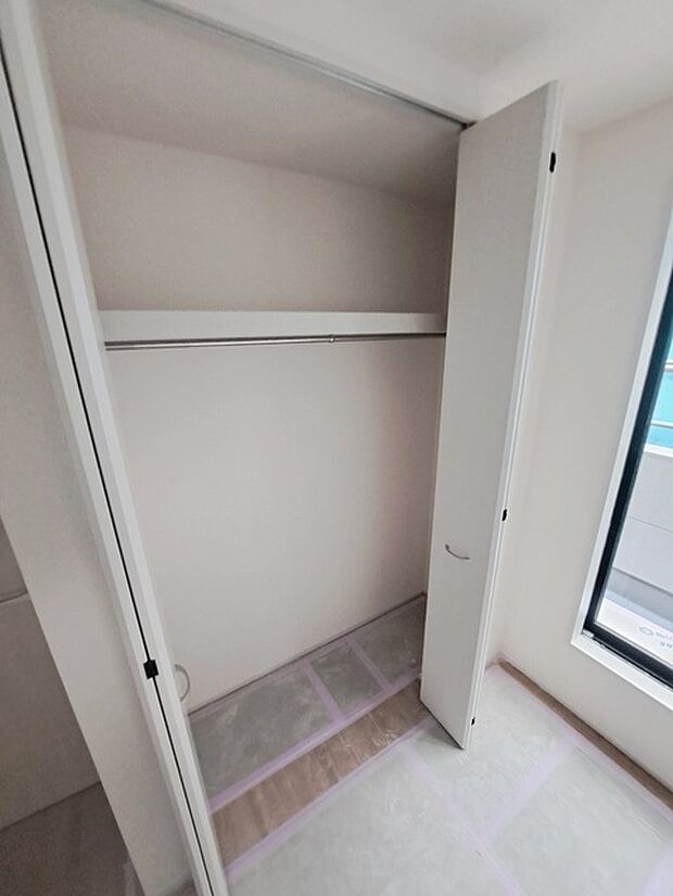 各お部屋に収納が設置されています。