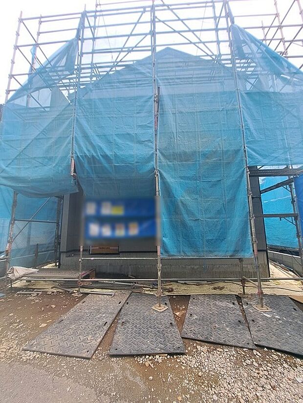 現在建物を建築中です、建築中の物件については現地確認の他、同施工会社の完成施工例のご案内、担当者のプレゼンテーションにてご検討ください。適切なご検討の方法をご説明させて頂きます。