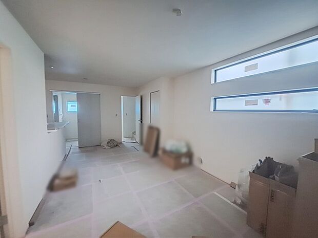 家族が一番集まる場所だから広々としつつも素敵な空間であって欲しい。みんながくつろぐリビングからキッチンまでが一つの空間のように繋がる間取り。