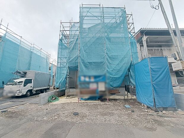 現在建物を建築中です、建築中の物件については現地確認の他、同施工会社の完成施工例のご案内、担当者のプレゼンテーションにてご検討ください。適切なご検討の方法をご説明させて頂きます。