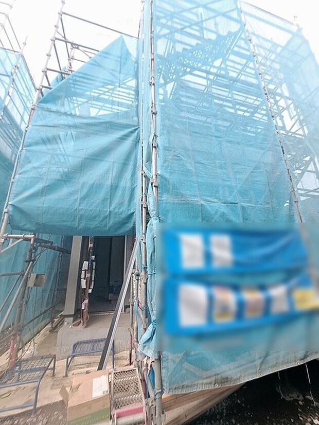 現在建物を建築中です、建築中の物件については現地確認の他、同施工会社の完成施工例のご案内、担当者のプレゼンテーションにてご検討ください。適切なご検討の方法をご説明させて頂きます。