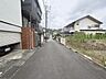 外観：安心して暮らすことのできる住宅街。　住宅地の道路は一般に交通量が少なく車などの騒音が少ないため、住民にとって静かな生活環境が提供されます。 